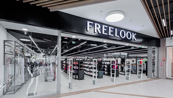 Freelook salon in Wrocław's CH Marino shopping centre with our lighting